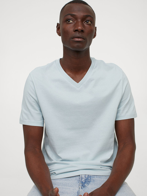 

H&M Men Turquoise Blue Solid V-Neck T-shirt Regular Fit