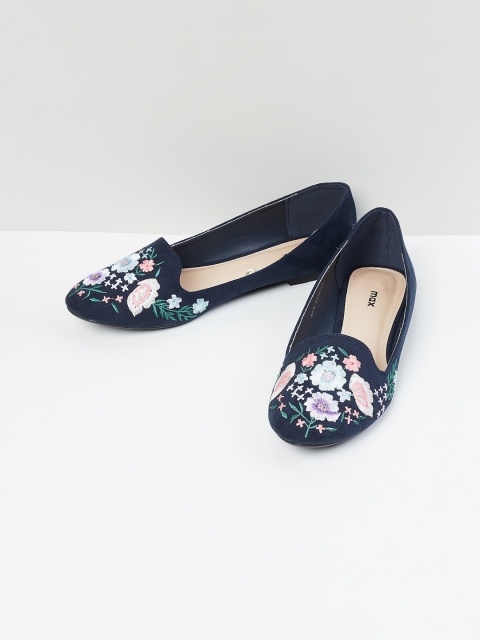

max Women Navy Blue Embellished Ballerinas Flats