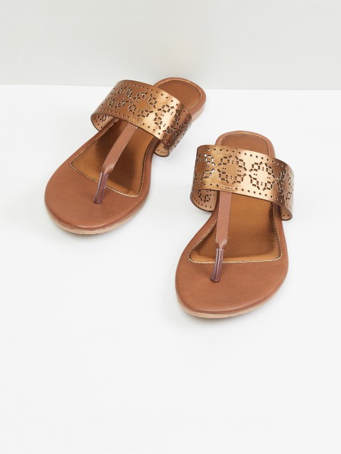 

max Women Bronze-Toned T-Strap Flats