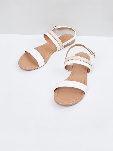 

max Women White Open Toe Flats with Buckles