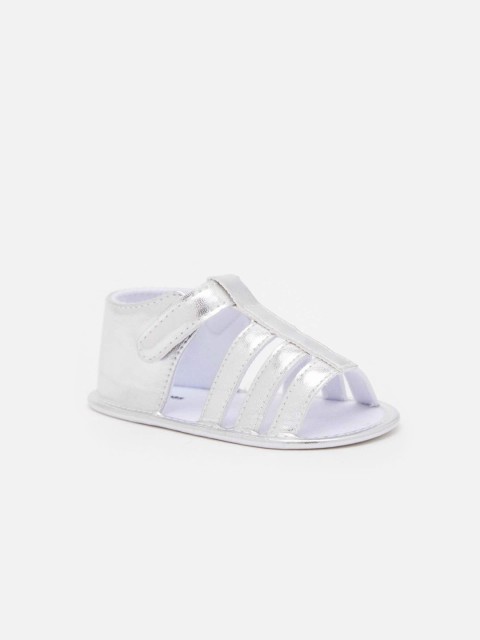 

shoexpress Girls Silver Toned Booties with Hook and Loop Closure