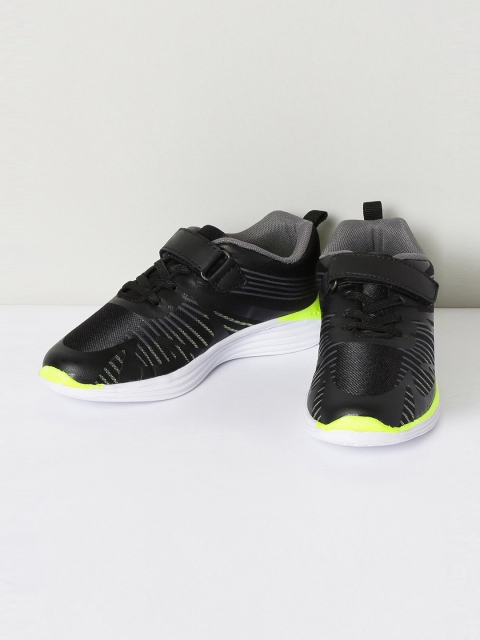 

max Boys Grey Striped Sneakers