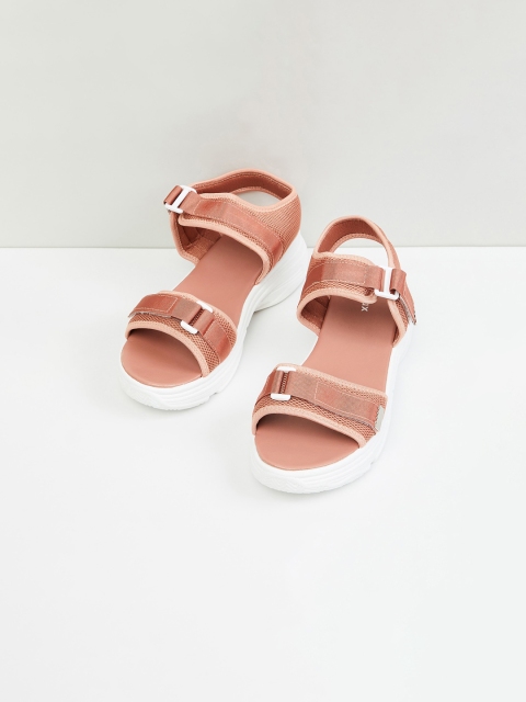 

max Women Pink Open Toe Flats with Buckles