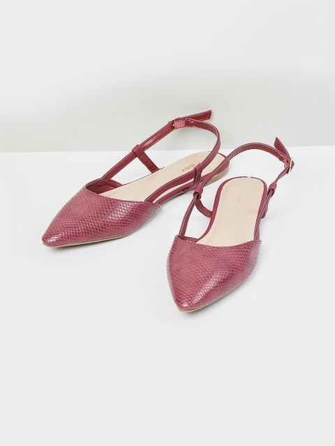 

max Women Maroon Ballerinas
