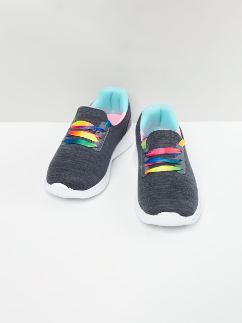 

max Girls Grey Textured Sneakers