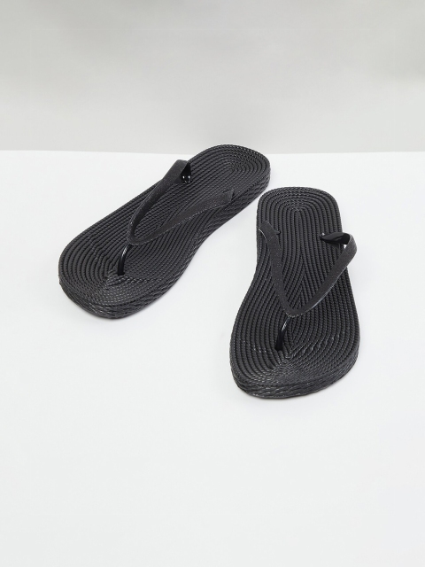 

max Women Black Slip-On