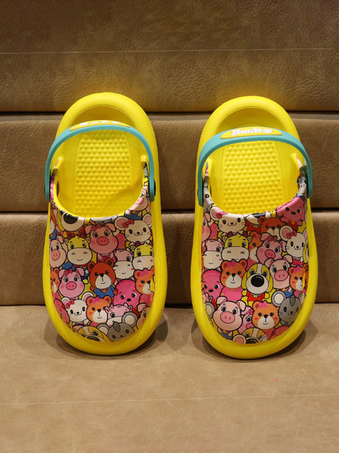 

FEETWELL SHOES Unisex Kids Yellow & Pink Printed Croslite Clogs