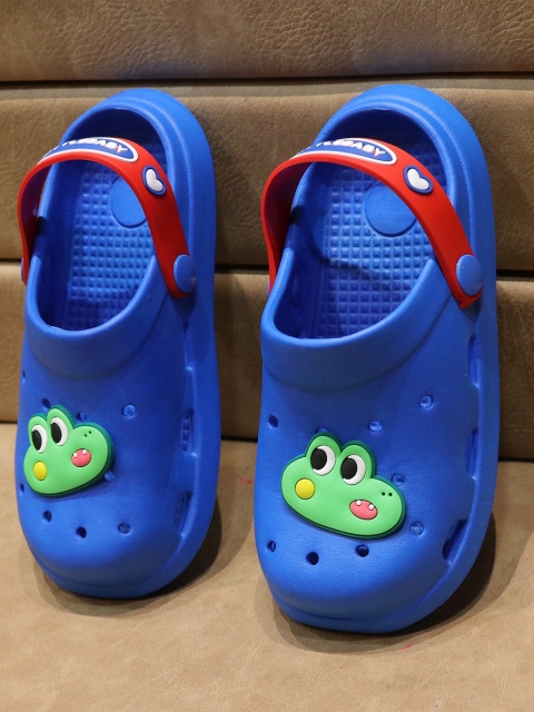 

FEETWELL SHOES Kids Blue & Green Embellished Croslite Clogs