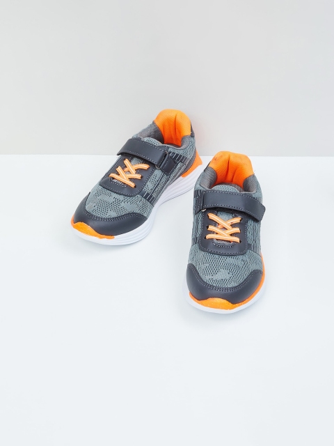 

max Boys Grey Colourblocked Sneakers