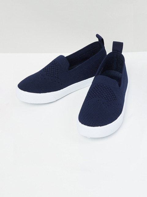 

max Girls Navy Blue Woven Design PU Slip-On Sneakers