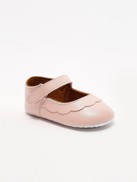 

shoexpress Girls Pink Textured PU Loafers