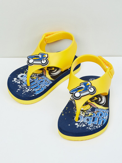 

max Boys Yellow & Blue Printed Thong Flip-Flops