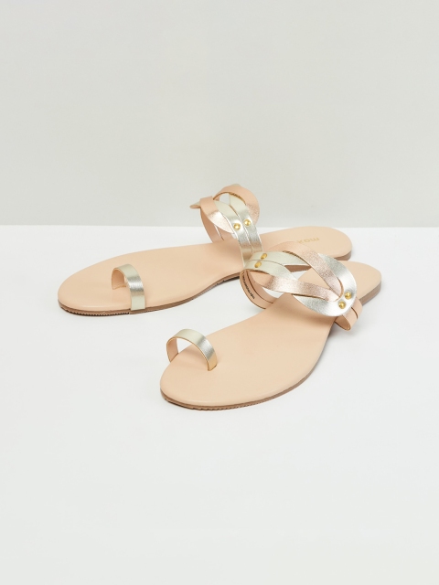 

max Women Gold One Toe Flats