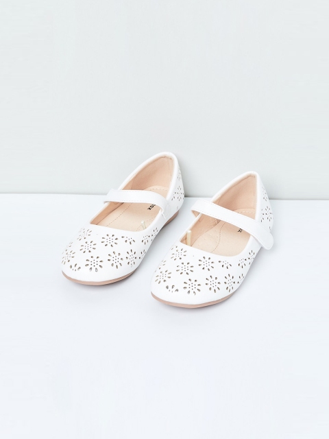 

max Girls White Textured Ballerinas with Laser Cuts Flats