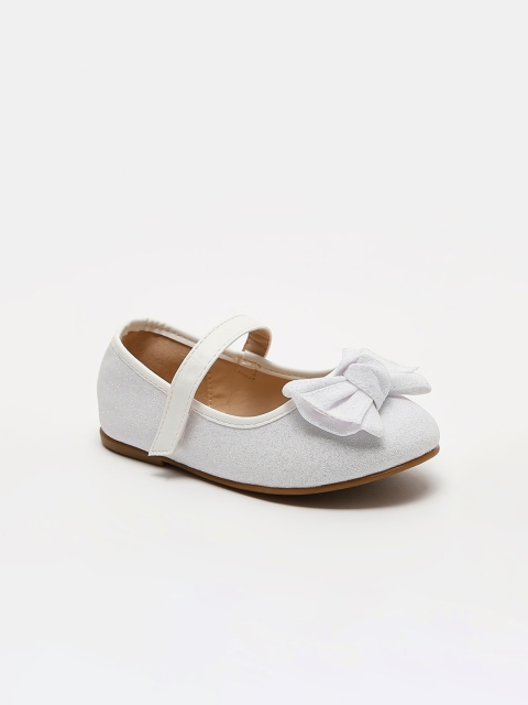 

shoexpress Girls White Ballerinas with Bows Flats