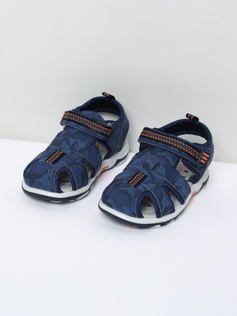 

max Boys Navy Blue Fisherman Sandals