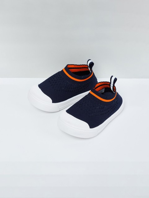 

max Boys Navy Blue Textured Slip-On Sneakers