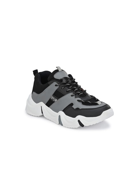 

mr wonker Men Grey & Black Running Shoes