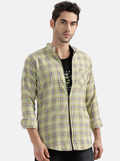

V2 Value & Variety Men Green Checked Casual Shirt