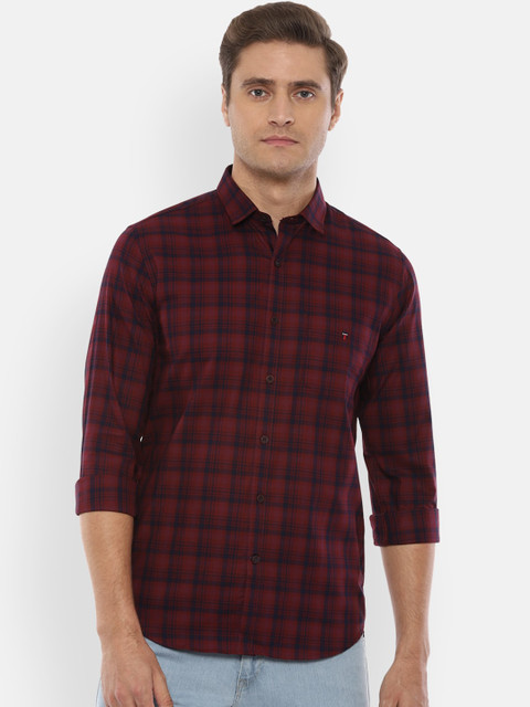 

Louis Philippe Sport Men Maroon Slim Fit Checked Casual Shirt