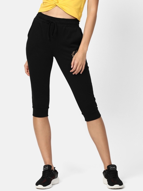 

V2 Value & Variety Women Black Solid Capris