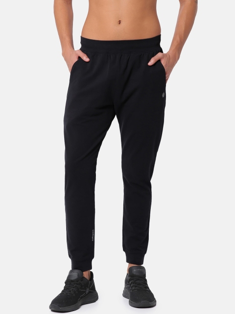 

Cultsport Men Black Solid Slim-Fit Yoga Joggers