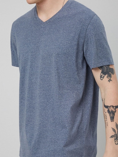 

FOREVER 21 Men Blue Self Design V-Neck T-shirt
