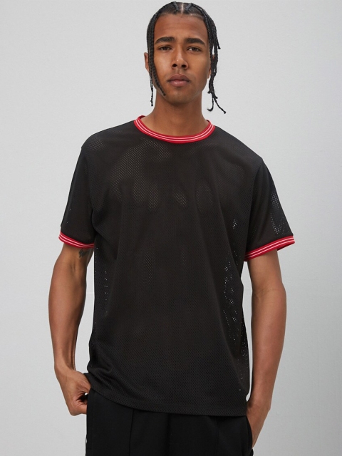 

FOREVER 21 Men Black T-shirt