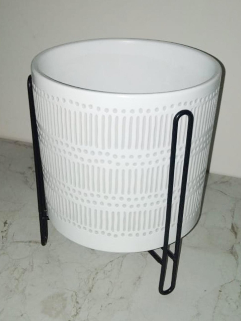

Home Centre White & Black Valencia Textured Planter With Stand
