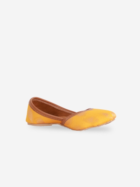 

YK Girls Yellow Ethnic Mojaris Flats