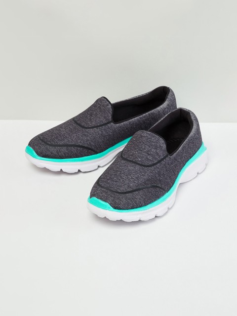 

max Women Grey Textile Running Non-Marking Shoes