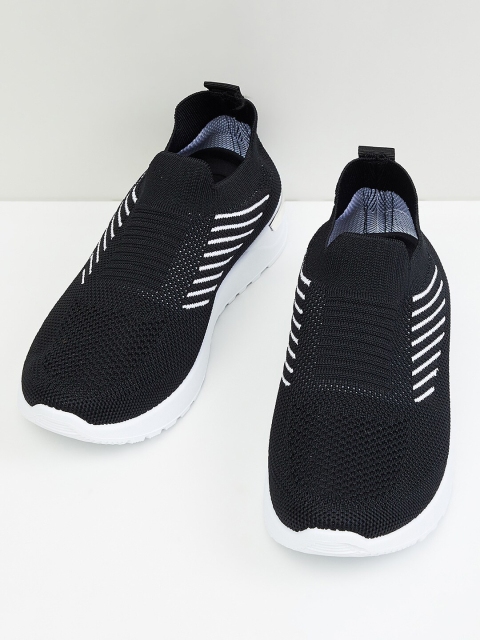

max Women Black & White Textile Running Non-Marking Shoes