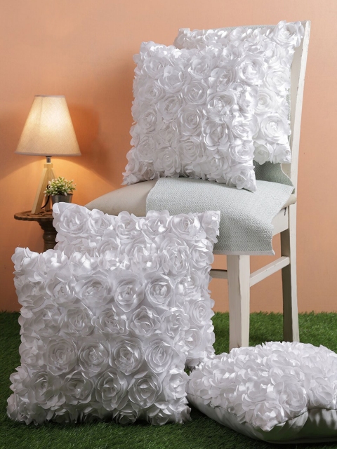 

ROMEE Set Of 5 White Floral Square Cushion Covers