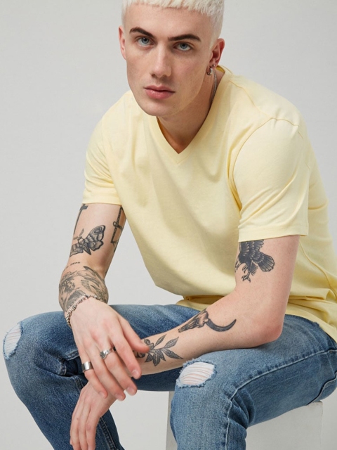

FOREVER 21 Men Yellow Floral NA T-shirt NA