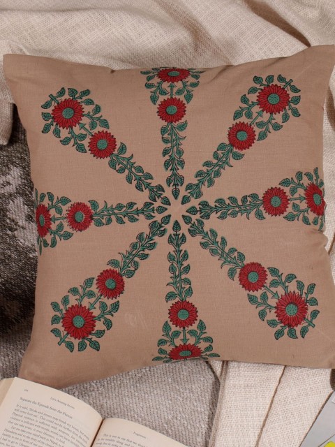 

Molcha Beige & Green Floral Square Cushion Cover