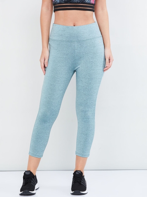 

max Women Blue Solid Slim Fit Training Cropped Tights