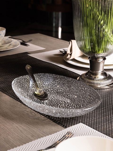 

Pure Home and Living Transparent Textured Clear Glamour Oval Serving Bowl