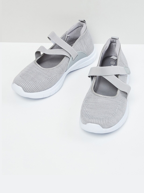 

max Women Grey Textile Running Non-Marking Shoes