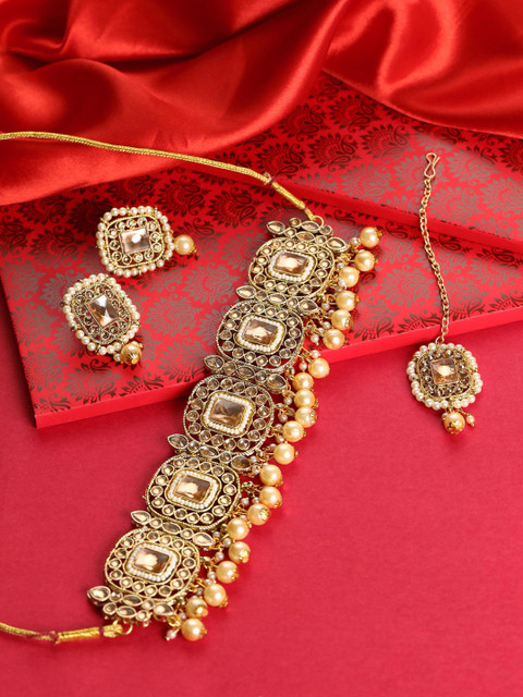 

Priyaasi Gold-Plated Brown Kundan-Studded Off White Beaded Handcrafted Jewellery Set