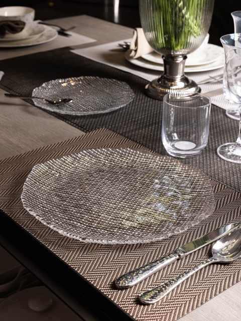 Pure Home and Living Set Of 2 Transparent Textured Glass Glossy Plates