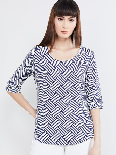 

max Blue & White Geometric Regular Top