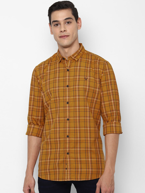 

Solly Jeans Co Men Khaki Checked Casual Shirt