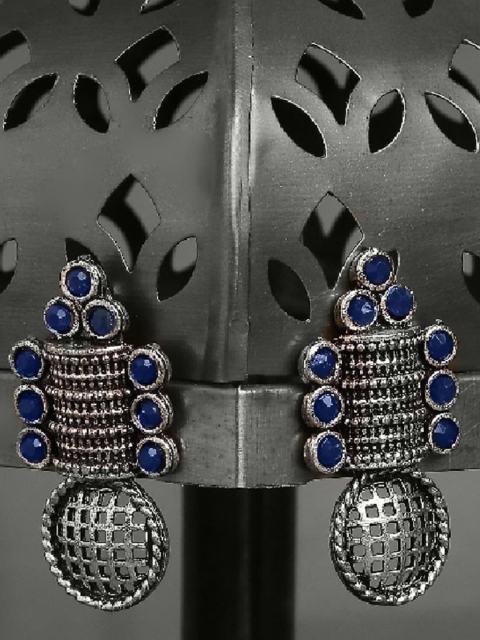 

OOMPH Women Silver Contemporary Drop Earrings
