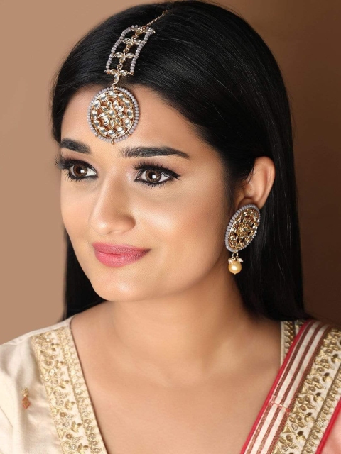 

Rubans Gold-Plated & White Kundan-Studded & Beaded Handcrafted Jewellery Set