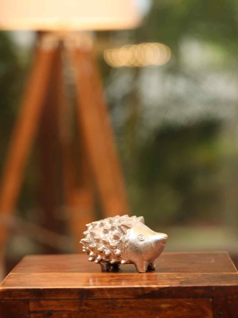 

Amoliconcepts Silver-Toned Hedgehog Animal Figurine Showpiece