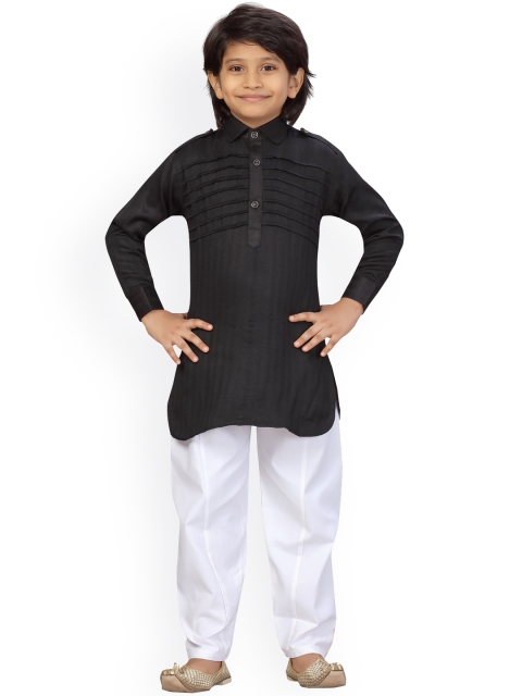 

LITTLE MAFIA BY Aarika Boys Black Pure Cotton Kurta with Salwar