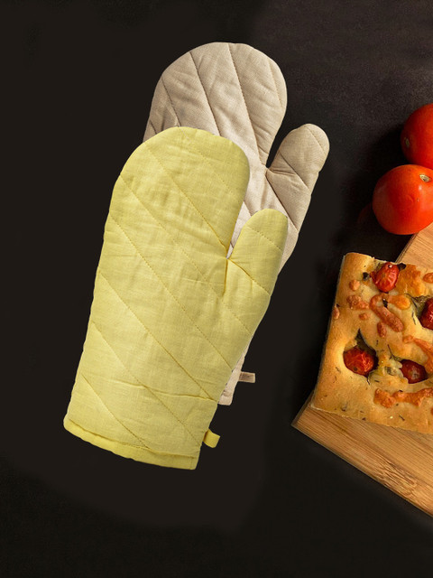 

KLOTTHE Set Of 2 Assorted Oven Gloves