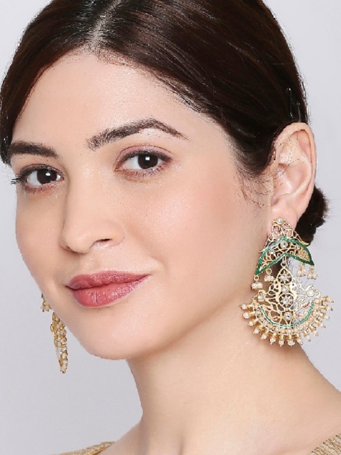 

OOMPH Gold Toned & Kundan Matte Finish Handcrafted Peacock Shaped Drop Earrings