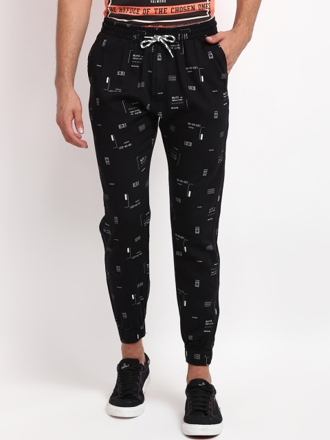 

V2 Value & Variety Men Black & White Printed Joggers