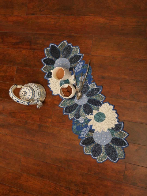 

Amoliconcepts Whie & Blue Printed Runner